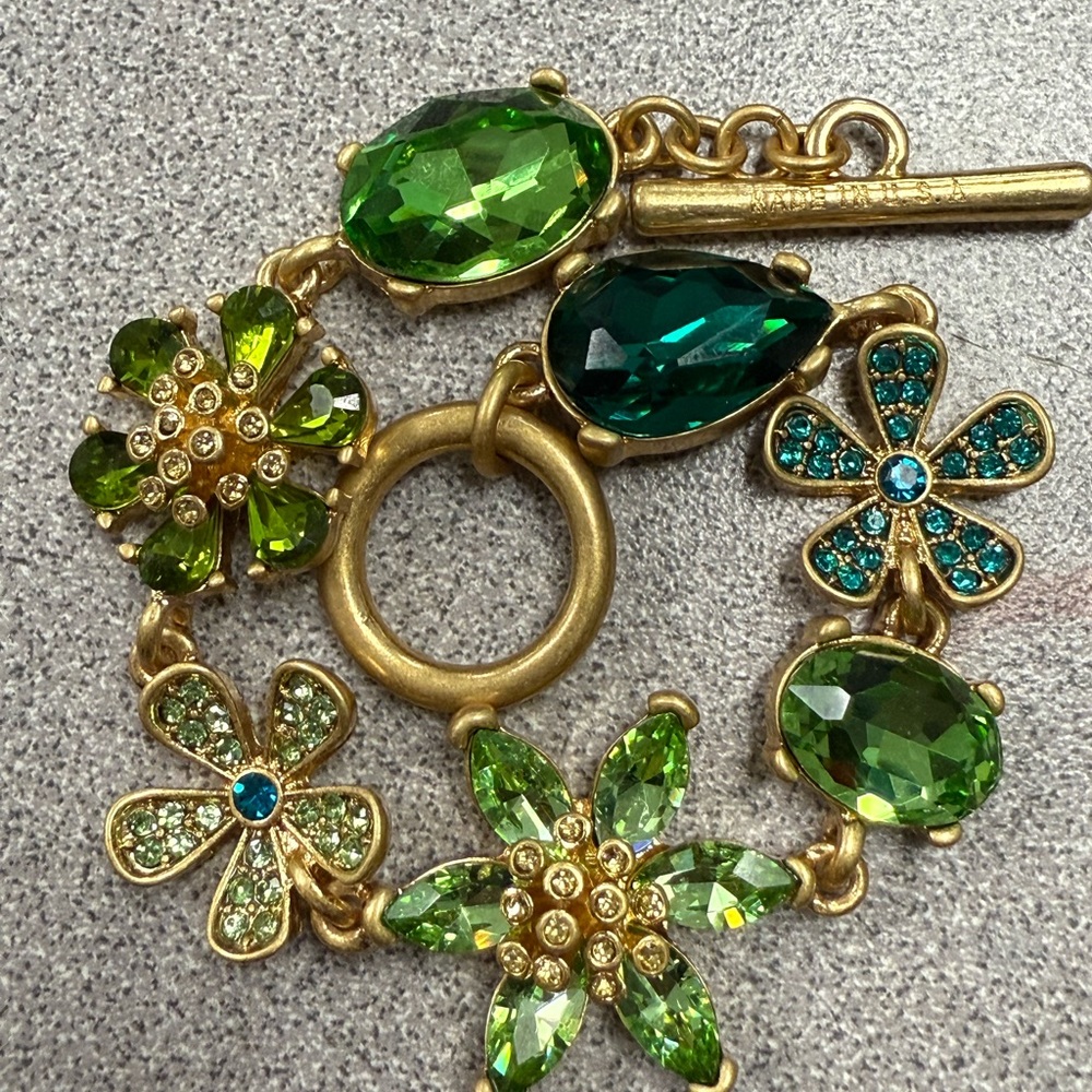 Óscar de la Renta flower in green rhinestones - Picture 10 of 10